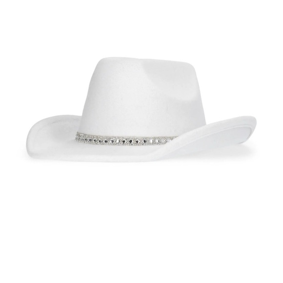 NICKOLER Accessories - Chic White Hat with Silver Detailing